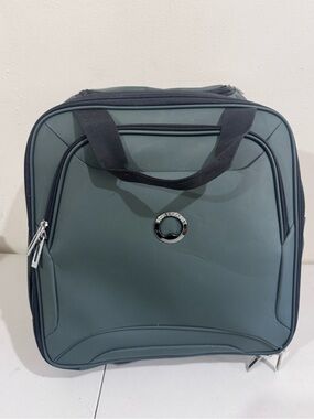 Delsey  Paris Men's Toiletry Bag in Slate Green with Top Handle - Unbranded